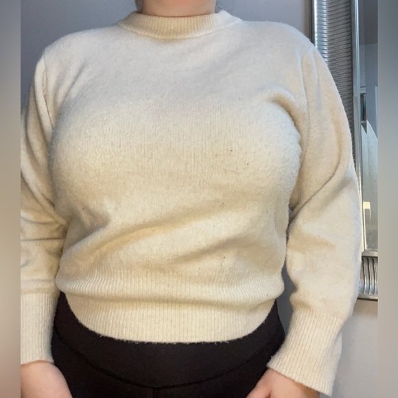 Fall 🍁 Mango crossed back sweater size medium in cream - Picture 4 of 5